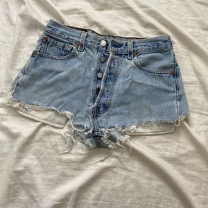 Levi’s 501 cut off shorts
